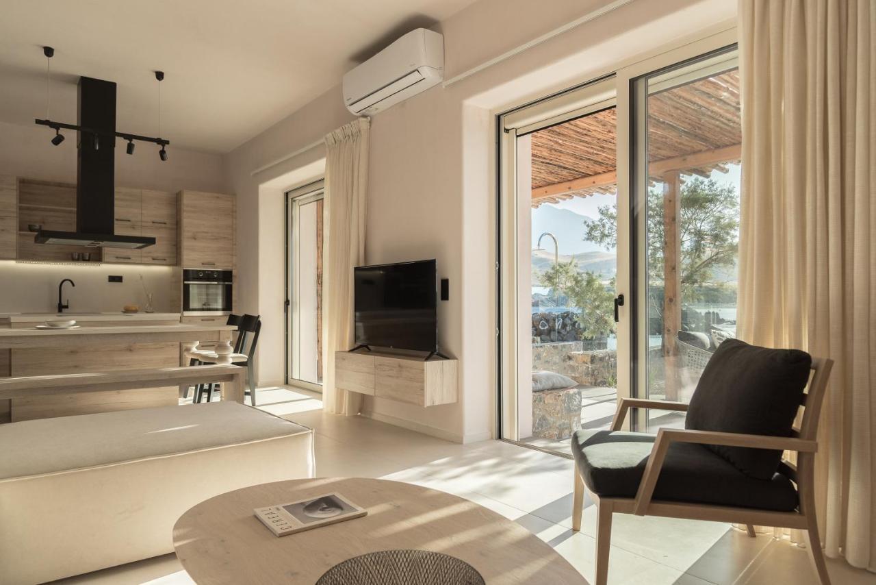 Isla Beach House, A Timeless Retreat, By Thinkvilla Damnoni Eksteriør billede