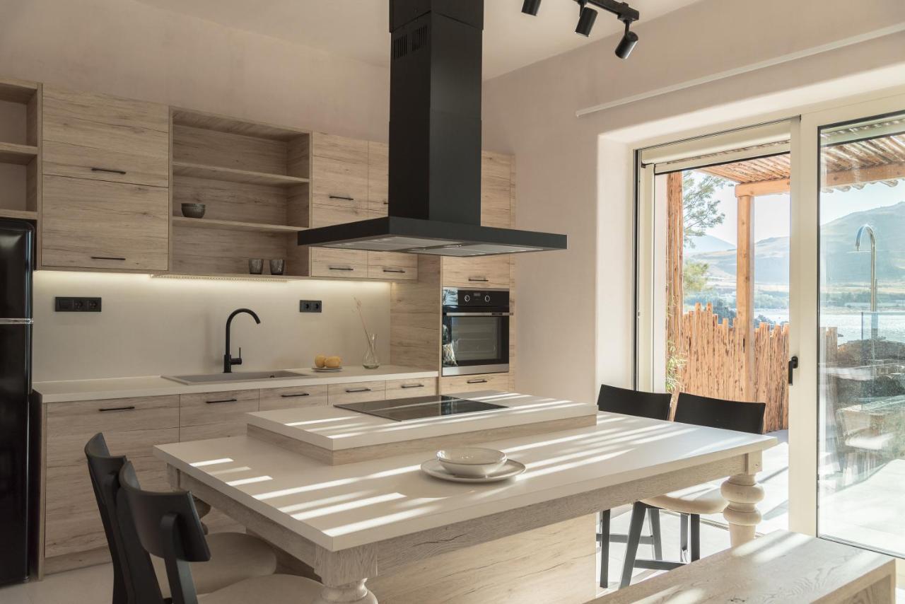 Isla Beach House, A Timeless Retreat, By Thinkvilla Damnoni Eksteriør billede